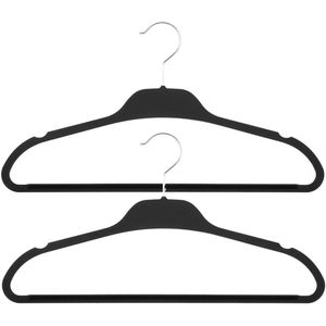 Set van 10x stuks kunststof/rubber kledinghangers zwart 45 x 24 cm - Kledingkast hangers/kleerhangers