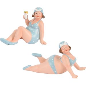 Woonkamer decoratie beeldjes set van 2 dikke dames - blauw badpak - 17 cm - Beeldjes