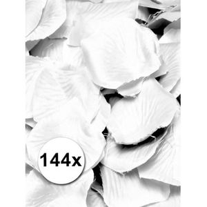 Mooie witte rozen blaadjes - Rozenblaadjes / strooihartjes