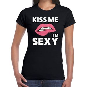 Kiss me i am sexy t-shirt zwart dames - Feestshirts