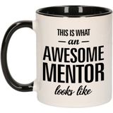 Cadeau Awesome mentor / Geweldige mentor beker / mok - zwart met wit - 300 ml keramiek - zwarte bekers