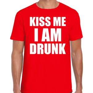 Fun t-shirt kiss me I am drunk rood voor heren - Feestshirts