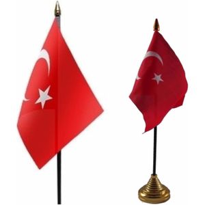 2x stuks Turkije tafelvlaggetjes 10 x 15 cm met standaard - Vlaggen