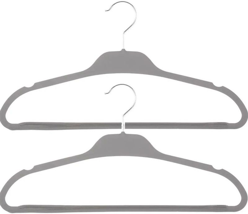 Set van 10x stuks kunststof/rubber kledinghangers grijs 45 x 24 cm - Kledingkast hangers/kleerhangers