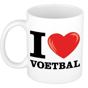 I love voetbal wit met rood hartje koffiemok / beker 300 ml - keramiek - cadeau voor sport / voetbal liefhebber