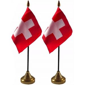 2x stuks Zwitserland tafelvlaggetjes 10 x 15 cm met standaard - Vlaggen