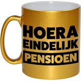 Pensioen mok / beker goudkleurig - hoera eindelijk met pensioen - 330 ml - VUT