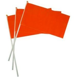 50x Oranje plastic zwaaivlaggetjes 30 cm - Vlaggen