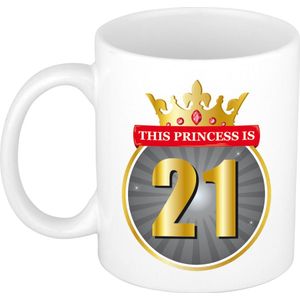 This princess is 21 mok wit - cadeau mok / beker - 21e verjaardag