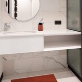 MSV badkamer droogloop mat/tapijt - 40 x 60 cm - met zelfde kleur zeeppompje 300 ml - terracotta