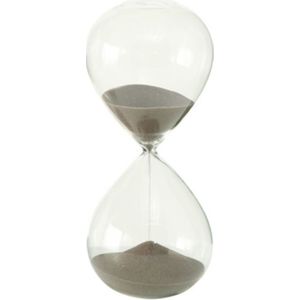 Decoratie zandloper glas met beige zand 24 cm - Glazen zandloper/timer - Woondecoraties/woonaccessoires