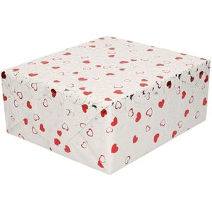 Gemetaliseerd inpakfolie/cadeaufolie met krullen en hartjes in rood en zilver 150 cm - Cadeaupapier