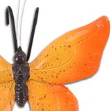 Tuindecoratie bloempothanger vlinder - kunststeen - oranje - 13 x 10 cm - Tuinbeelden
