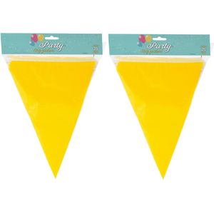 Party Vlaggenlijn - 2x - binnen/buiten - plastic - geel - 600 cm - 25 vlaggetjes - Vlaggenlijnen