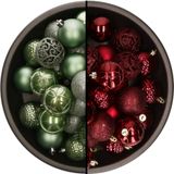 74x stuks kunststof kerstballen mix van salie groen en donkerrood 6 cm - Kerstbal