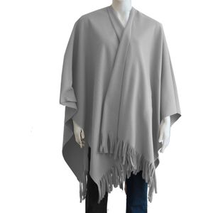 Luxe omslagdoek/poncho - licht grijs - 180 x 140 cm - fleece - Dameskleding accessoires - Poncho's