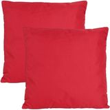 Buiten of tuin sier kussens - 2x - rood - 60 x 60 cm - binnen/buiten - tuinbank - Sierkussens