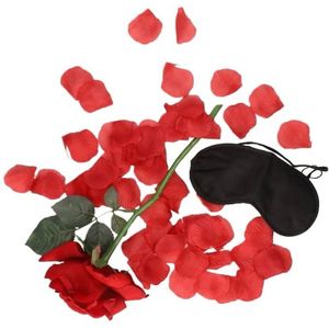 Valentijns kado surprise rode roos/rozenblaadjes zwart masker -