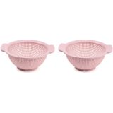 Set van 2x stuks kunststof keuken vergiet lichtroze 27 x 24 x 10 cm - Plastic vergieten keuken accessoires - Afgieten