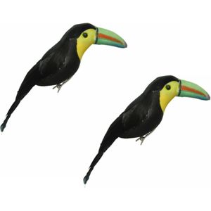 2x stuks decoratie kunststof vogel beeldje toekan op clip zwart/geel 18 cm