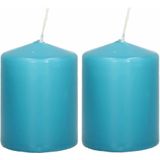 2x Turquoise blauwe woondecoratie kaarsen 6 x 8 cm 21 branduren - Stompkaarsen