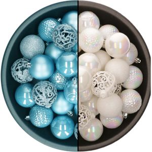 Kerstballen - 74x st - parelmoer wit en ijsblauw - 6 cm - kunststof - Kerstbal