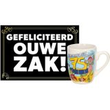 Grappige verjaardagsmok/beker 75 jaar man met grappige tekst 300 ml + wenskaart Gefeliciteerd ouwe zak