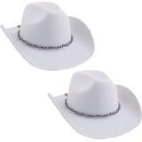 4x stuks witte cowboyhoeden met koord - Verkleedhoofddeksels