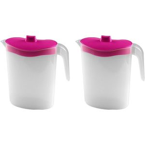 2x Waterkannen/sapkannen met roze deksel 2,5 liter kunststof - Schenkkannen