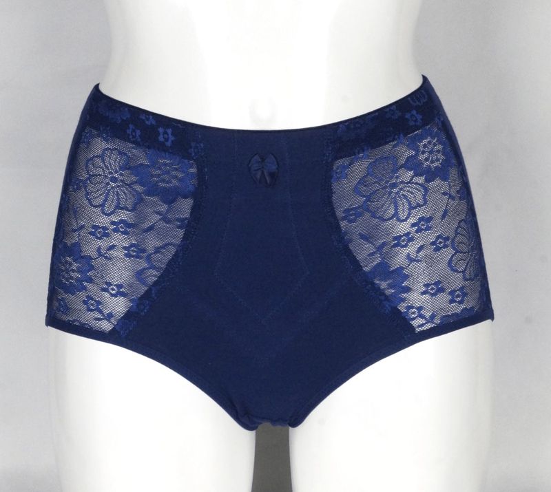 J&C dames slip licht corrigerend 201