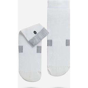 ON Running Ultralight Mid Sock 1 M White | Black