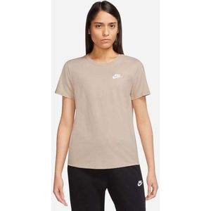 Nike Club Essentials T-Shirt