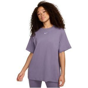Nike sportswear t-shirt in de kleur paars.