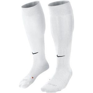 Nike classic ii cushion voetbalkousen in de kleur wit.