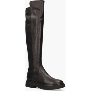 Attilio Giusti Alison R Boot Zwart