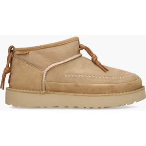 UGG - Classic Ultra Mini Crafted Regenerate - Enkellaarsjes - Beige - Dubbelzijdig Sheepskin