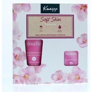 Kneipp Geschenkverpakking amandelbloesem 1set