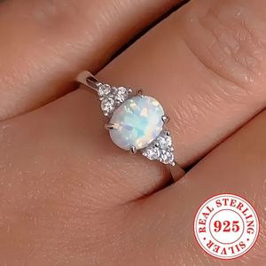 1 stuks Dames Ring S925 Sterling Ingelegde Synthetische Zirkonia Opal Ring Dames Bruiloft Feest Ring Sieraden