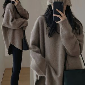 Elegante trui met lange mouwen voor dames, met een ontspannen pasvorm en een ronde halslijn, perfect voor herfst- en winterlaagdressing.