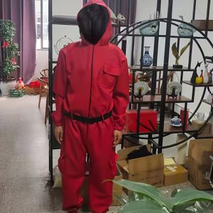 Rode Heren Jumpsuit Set Voor Lente En Zomer, Inclusief Een Riem En Handschoenen, Perfect Voor Comfortabele En Eenvoudige Rolspel Games.