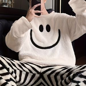 Heren Novelty Pyjama Set, Schattige Gesichtsborduur + Zwarte En Witte Gestreepte Broek