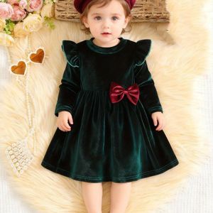 Baby Meisje Wijnrode Velvet Jurk en Hoed Set | Casual Ronde Hals, Lange Mouwen, Kleurblok met Wijnrode Strik, Uitlopende Zoom, Herfst/Winter Collectie