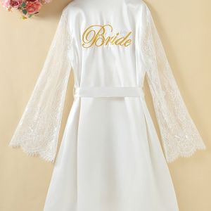 Elegante witte nachtjapon met kantafwerking en 'Bruid' borduurwerk, comfortabele polyester slaapwear voor vrouwen, voor alle seizoenen, nachtjapon | V-hals nachtjapon | Polyester stof