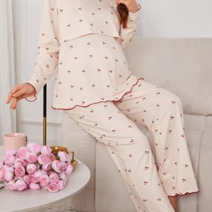 Comfortabele Pyjama Set met Zwangerschapsprint en Lange Mouwen voor de Verpleging