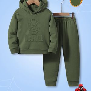 Jongens Herfst en Winter Verdikte Fleece Hoodie 2-delige Set, Marvel Hero Spider-Man en 3D-Relief , Casual Hoodie & Bijpassende Elastische Taille Sportbroek Outfit, voor Buiten