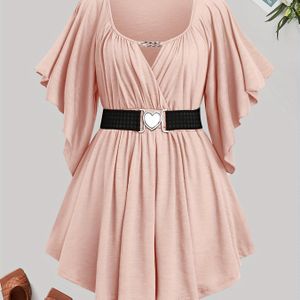 Elegante Plus Size Dames T-shirt met Hartvormige Metalen Kettingdetail en Riem - Casual Gerimpelde Korte Mouwen, Ronde Hals, Rekbare Stof, Niet Doorschijnend - Perfect voor Lente & Zomer