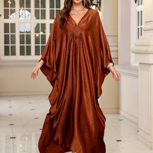 Plus strandkaftans voor vrouwen met handdecoratie, zomerjurken en badpakken