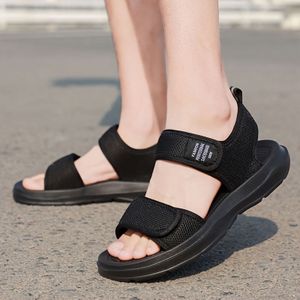 New Summer Men's Sandals, Simple And Stylish, Suitable For Outdoor Wear, And Slip-resistant .