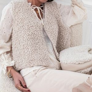 Vrouwen Cozy Fleece Mouwloze Jas - Open Voorkant, Knopen, Crème Wit, Zacht & Warm, Perfect voor Herfst/Winter, Casual Stijl, Casual Winterkleding | Buttonup Jas | Constructie, Fleece Jas