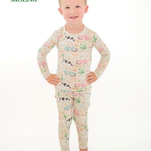 MIOZING & 'Bamboevezel Kleding & Kledingset - Zachte Rekbare Lange Mouwen Onesie met Koe & Tractor Print, Beige/Tan, Wasmachinebestendig & Kleding (tot)